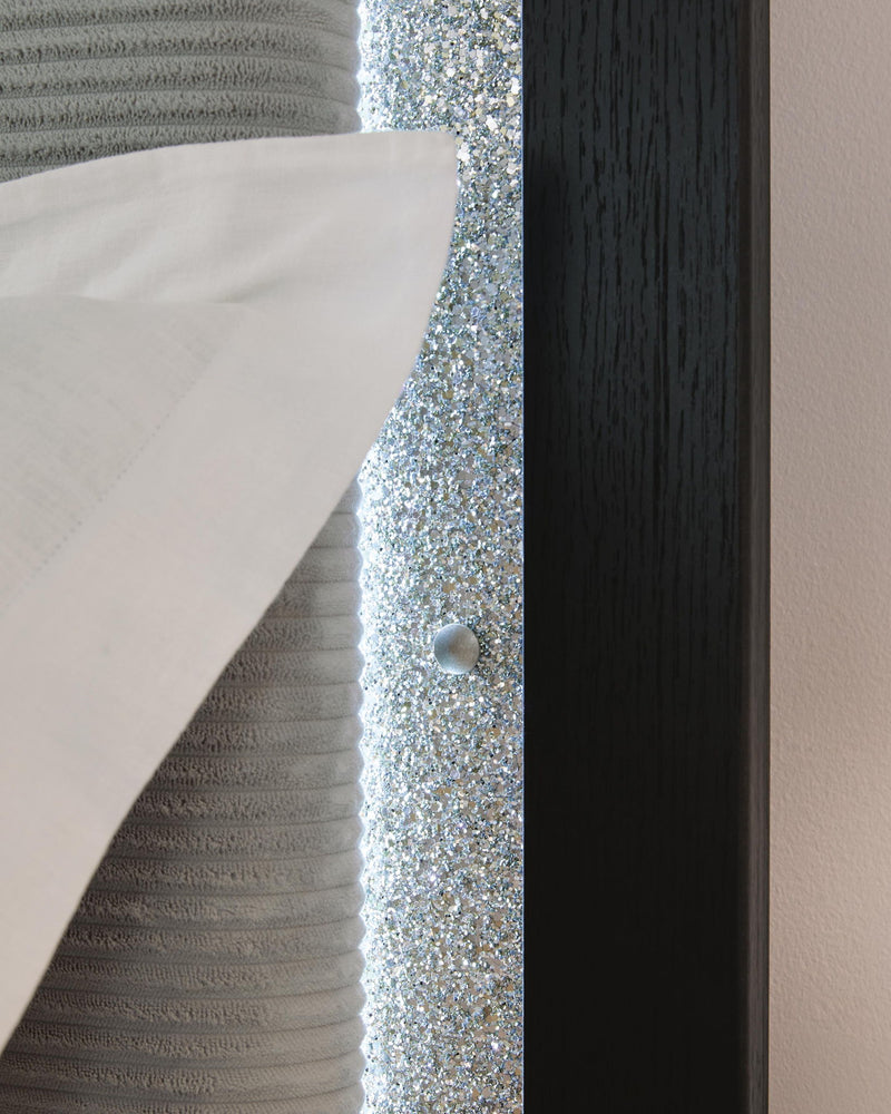 Maeling - Upholstered Panel Bed