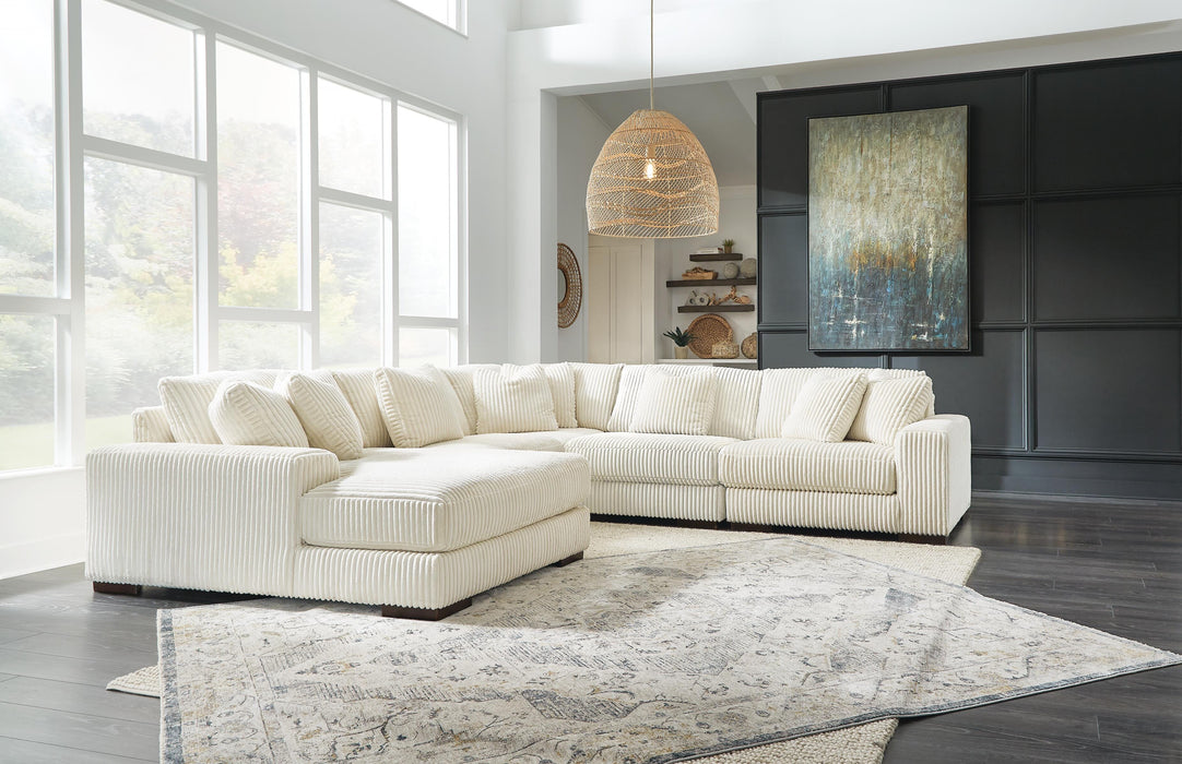 Lindyn Sectional with Chaise - Furniture Source (IA) 