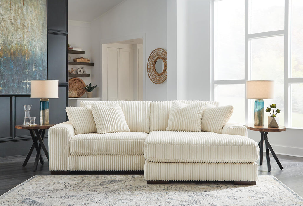 Lindyn Sectional with Chaise - Furniture Source (IA) 