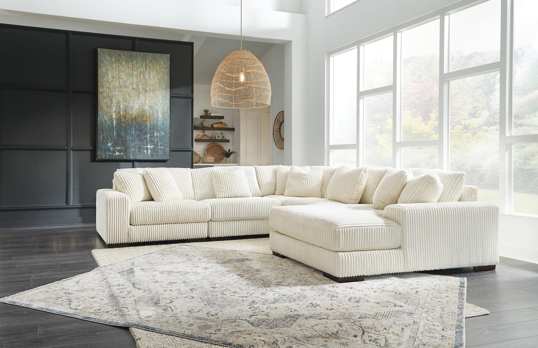 Lindyn Sectional with Chaise - Furniture Source (IA) 