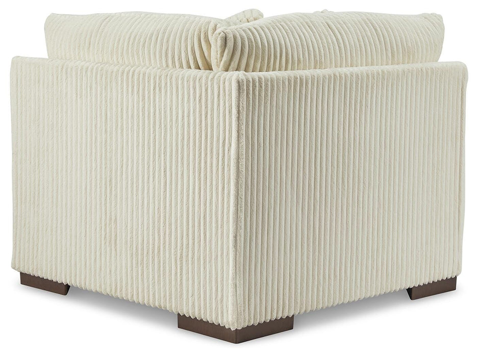 Lindyn Sectional with Chaise - Furniture Source (IA) 