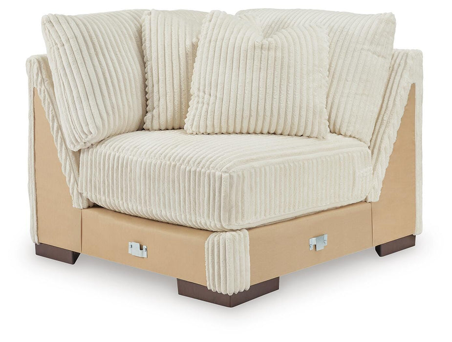 Lindyn Sectional with Chaise - Furniture Source (IA) 