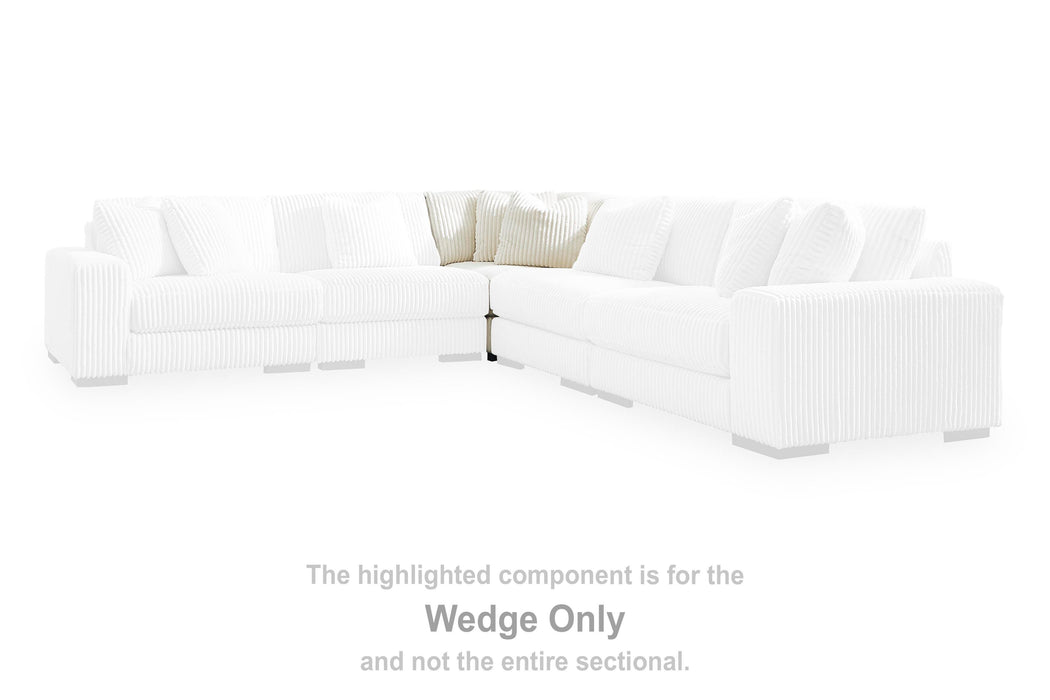 Lindyn Sectional with Chaise - Furniture Source (IA) 