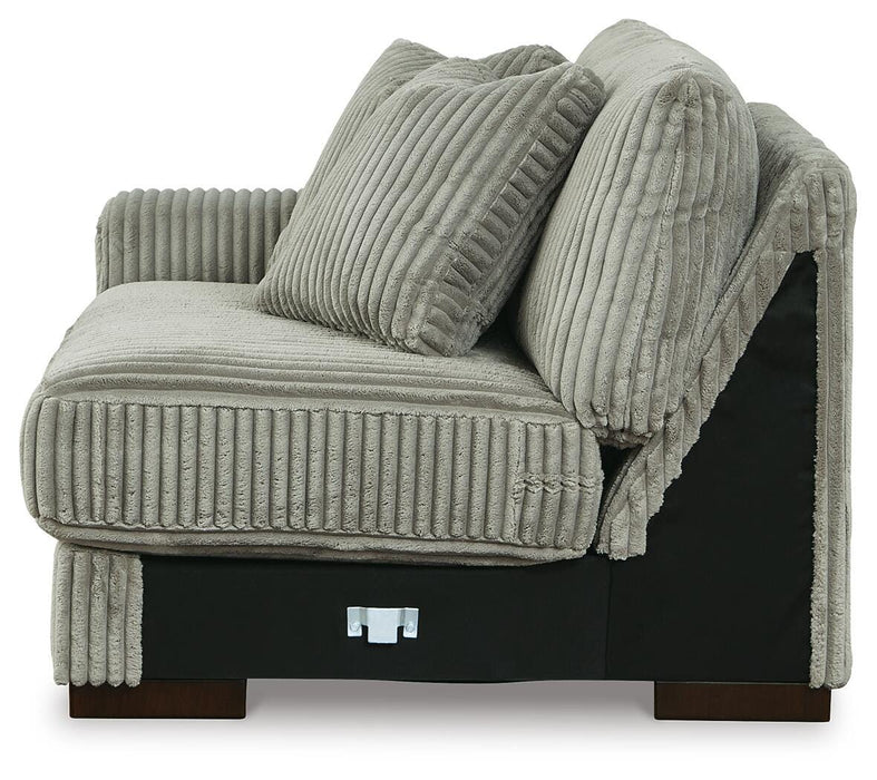 Lindyn Sectional with Chaise - Furniture Source (IA) 