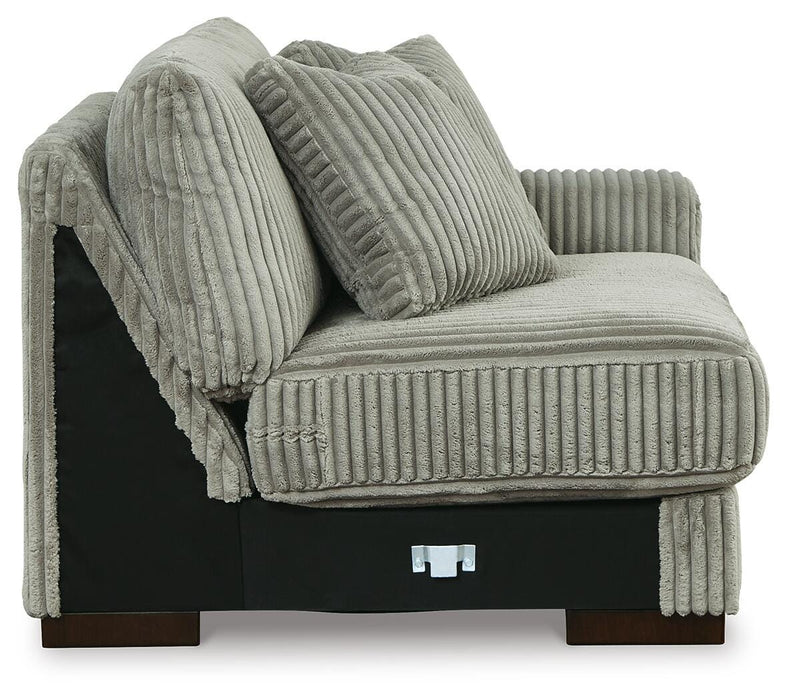 Lindyn Sectional with Chaise - Furniture Source (IA) 