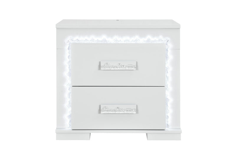 Naomi - 5 Piece Queen Bedroom Set - Silver