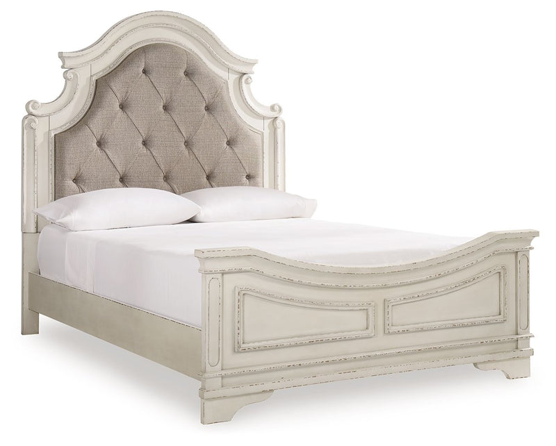 Realyn - Upholstered Panel Bed