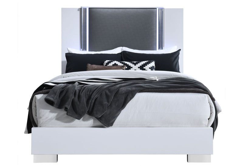 Ylime - 4 Piece Queen Bedroom Set (Bed, Dresser, Mirror, Nightstand) - Smooth White