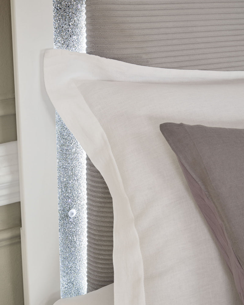 Maeling - Upholstered Panel Bed