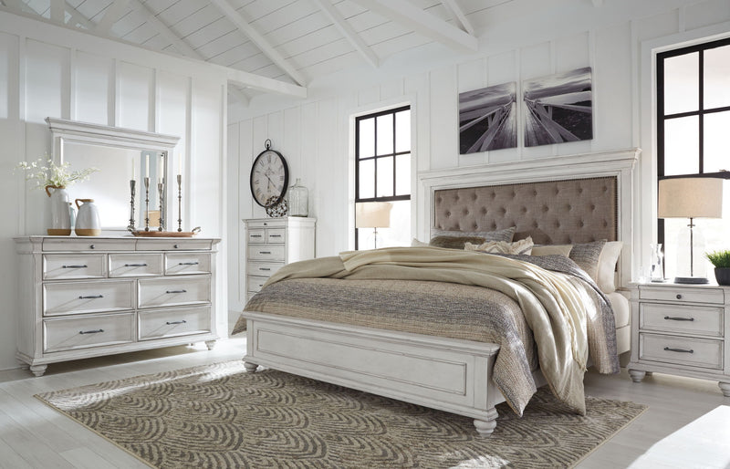 Kanwyn - Upholstered Panel Bed