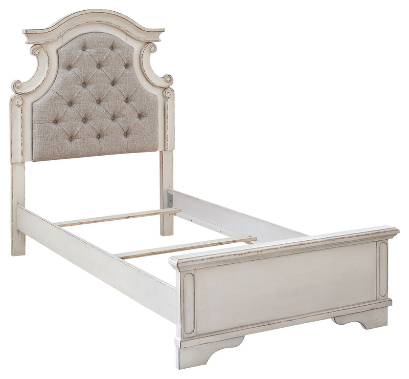 Realyn - Panel Bed