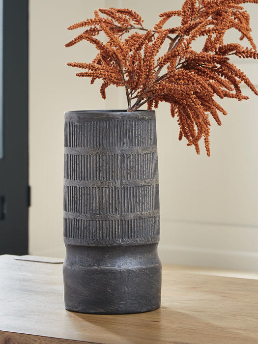 Beninworth Vase - Furniture Source (IA) 