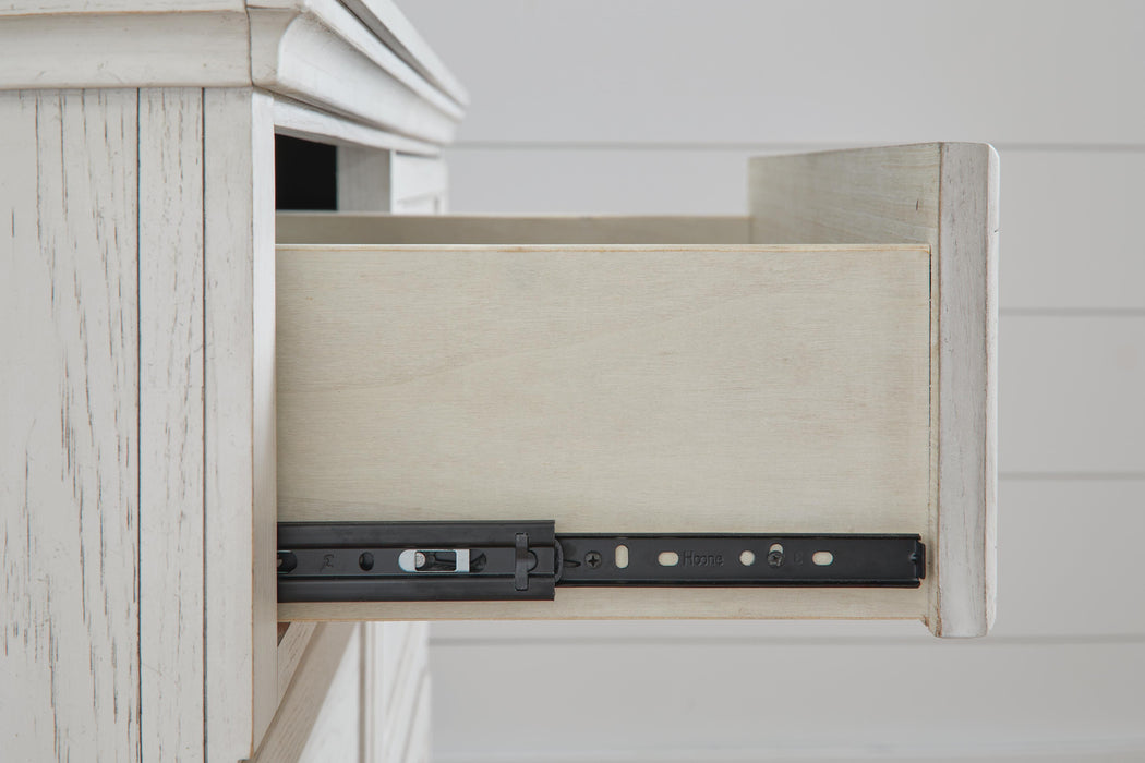 Robbinsdale Bedroom Set - Furniture Source (IA) 