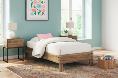 Deanlow Bed - Furniture Source (IA) 