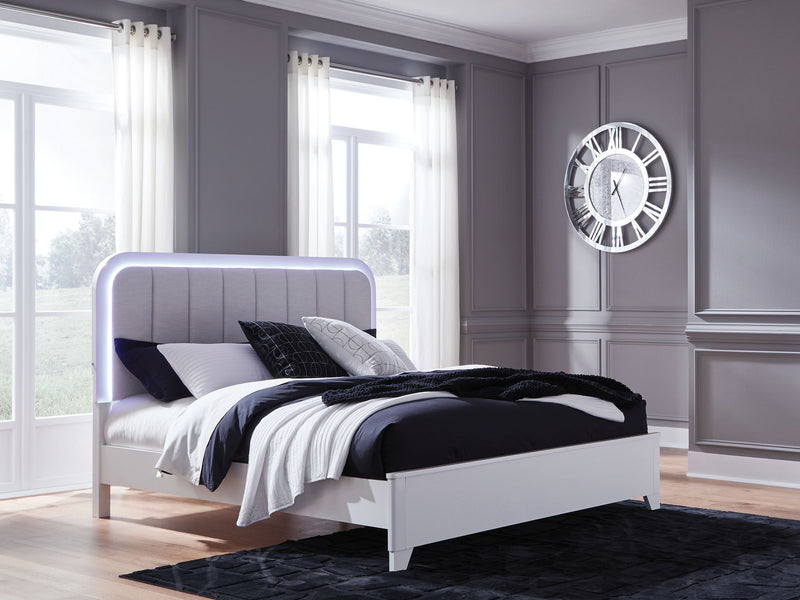 Jarlee - 4 Pc. - King Panel Bed, Dresser, Mirror And Nightstand - White