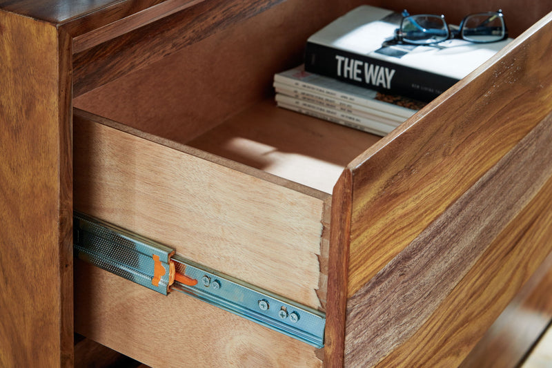 Dressonni - Five Drawer Chest - Brown