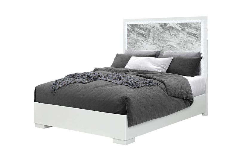 Naomi - 5 Piece Full Bedroom Set - Silver