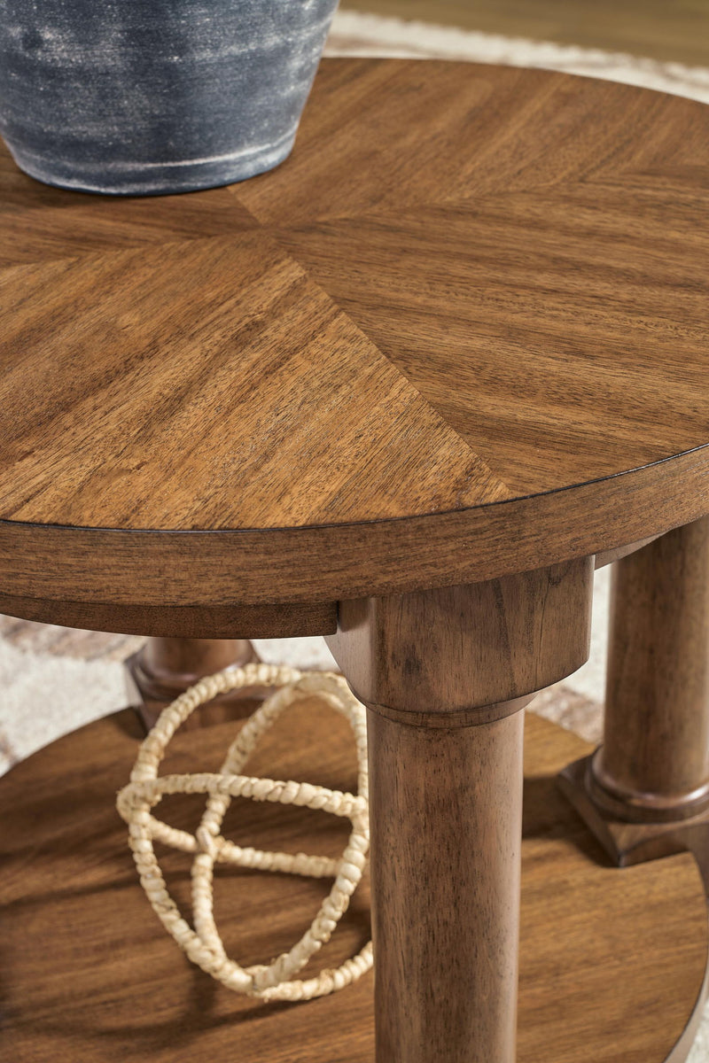 Chadworth - Round Table