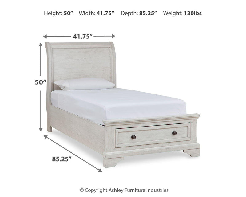 Robbinsdale - Sleigh Bed