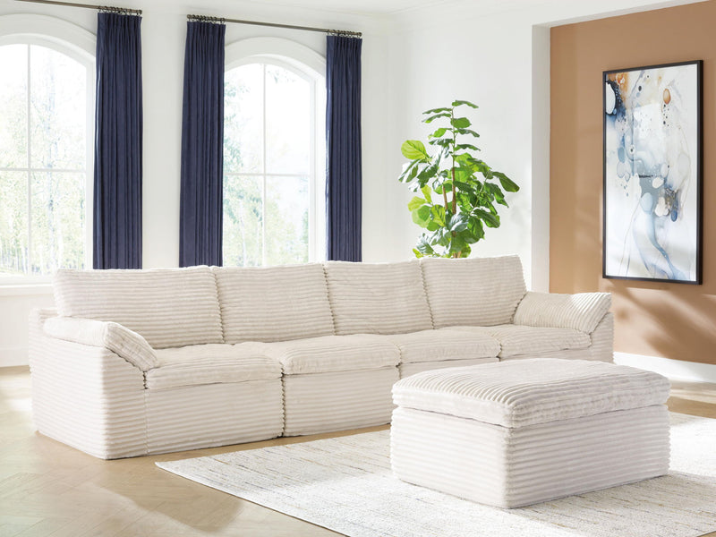 Fannin - 4-Piece Sectional With Ottoman - Ivory